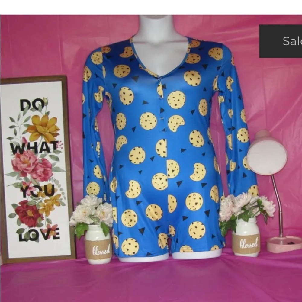 Long sleeve Romper w Cookies